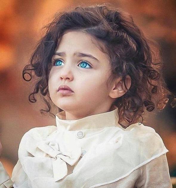 دیجی فراز یاردان آیری یاشامارام (دونیانی چوخ گزیب چوخ دولانمیشام)